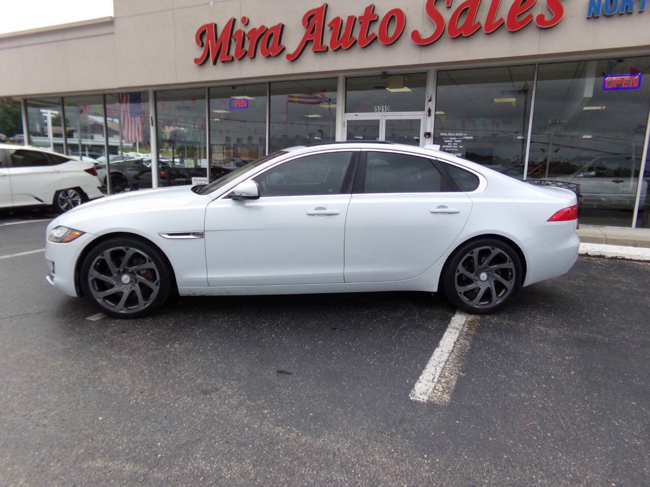 Used 2016 Jaguar XF Premium RWD image 2