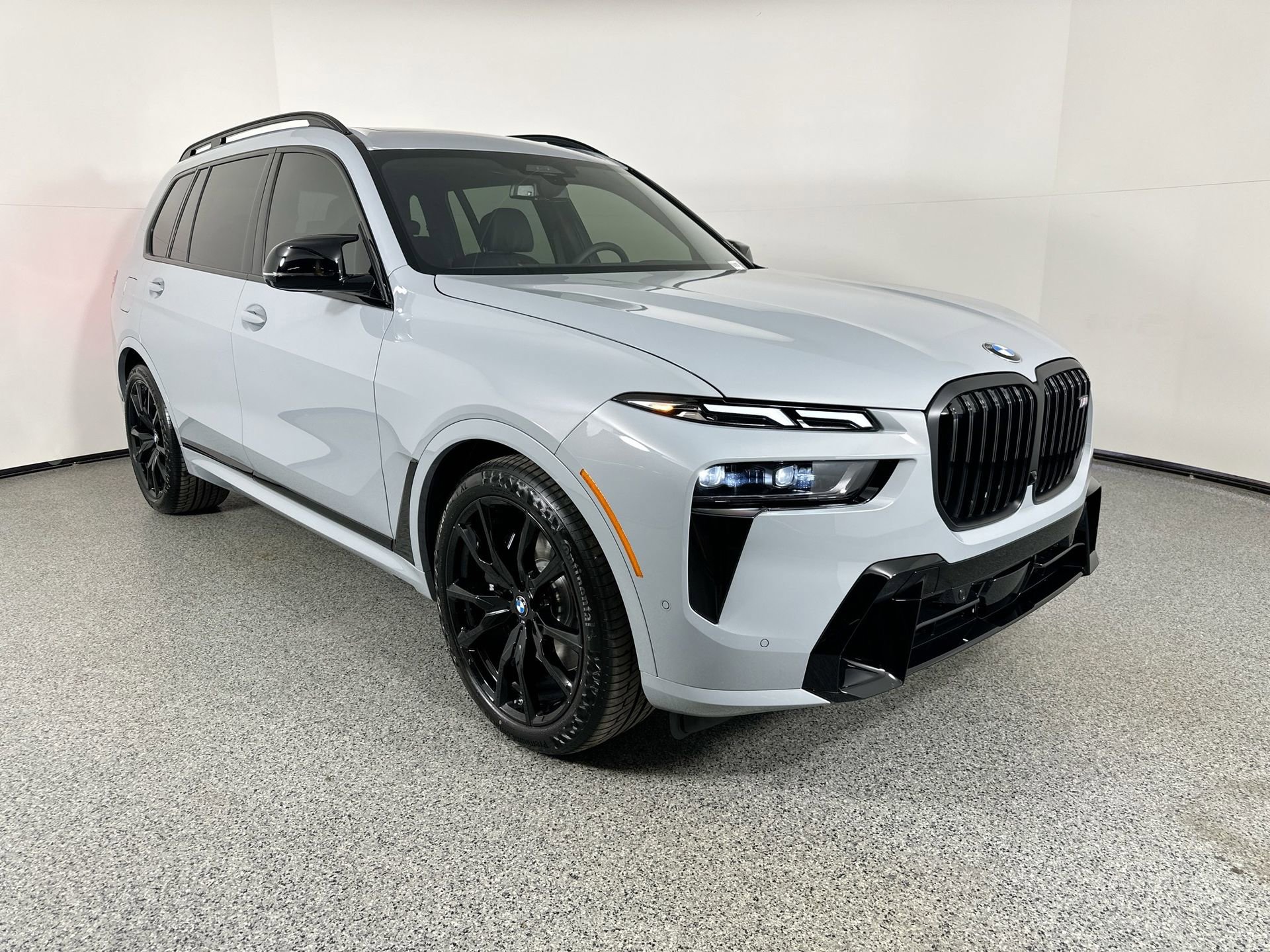 New 2026 BMW X7 M60i image 3