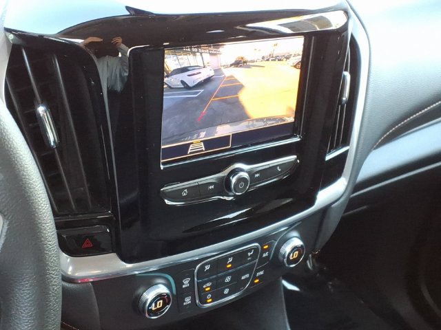 Used 2020 Chevrolet Traverse LS FWD image 6