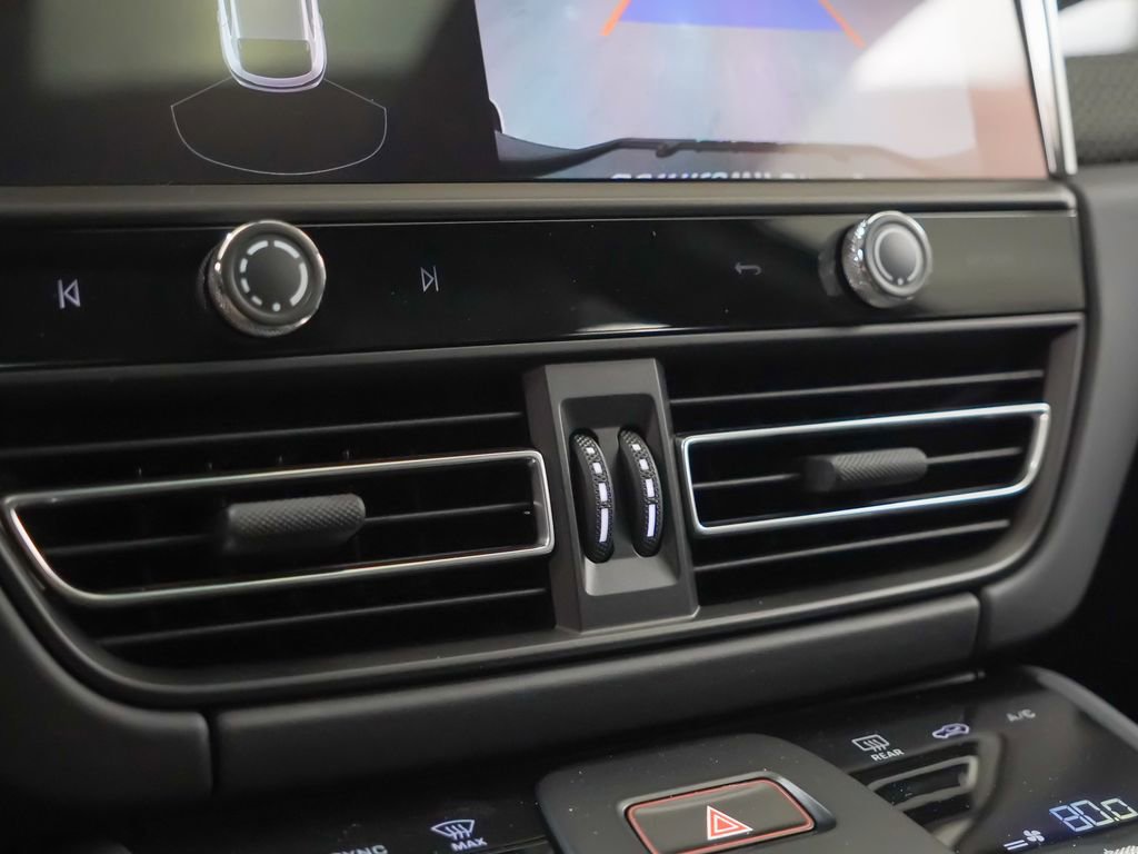 Certified 2026 Porsche Macan GTS image 32