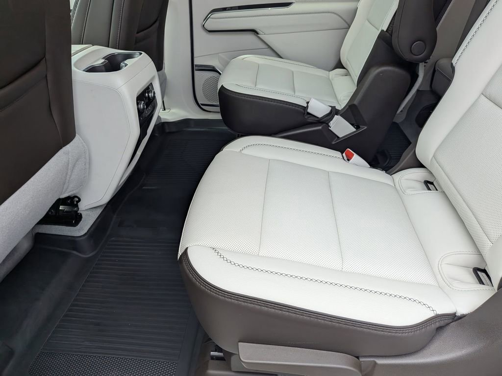 Certified 2025 GMC Acadia Denali w/ Super Cruise Package FWD image 23