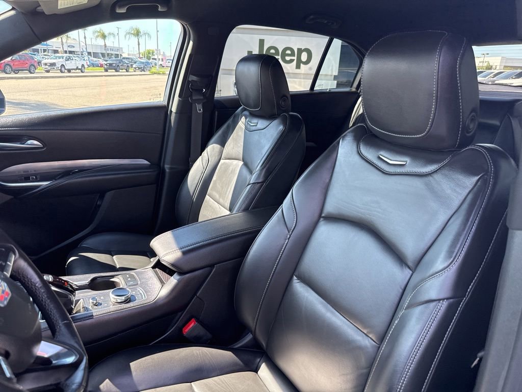 Used 2024 Cadillac XT4 Premium Luxury image 24
