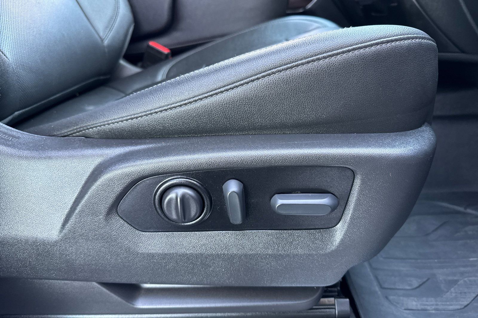 Used 2021 GMC Sierra 1500 SLT image 23