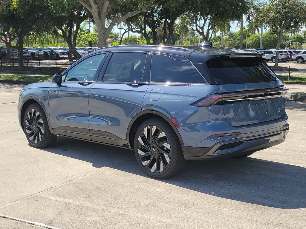 New 2026 Lincoln Nautilus Reserve w/ Jet Appearance Package AWD/4WD image 3