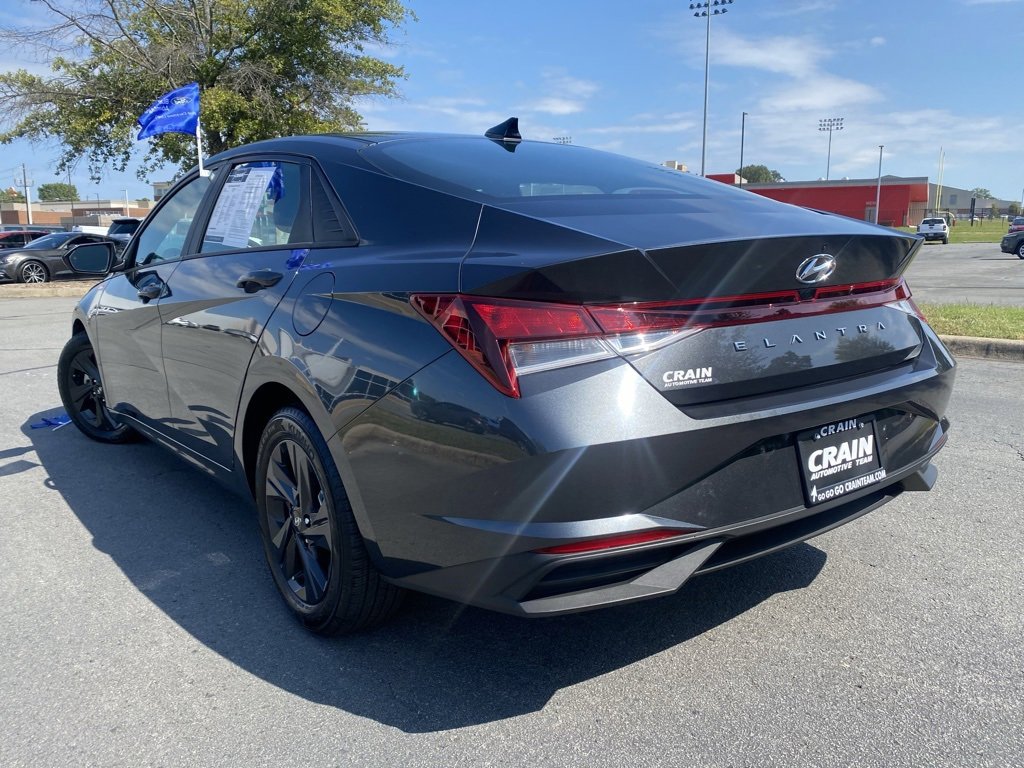 Used 2023 Hyundai Elantra SEL w/ Preferred Accessory Package image 5