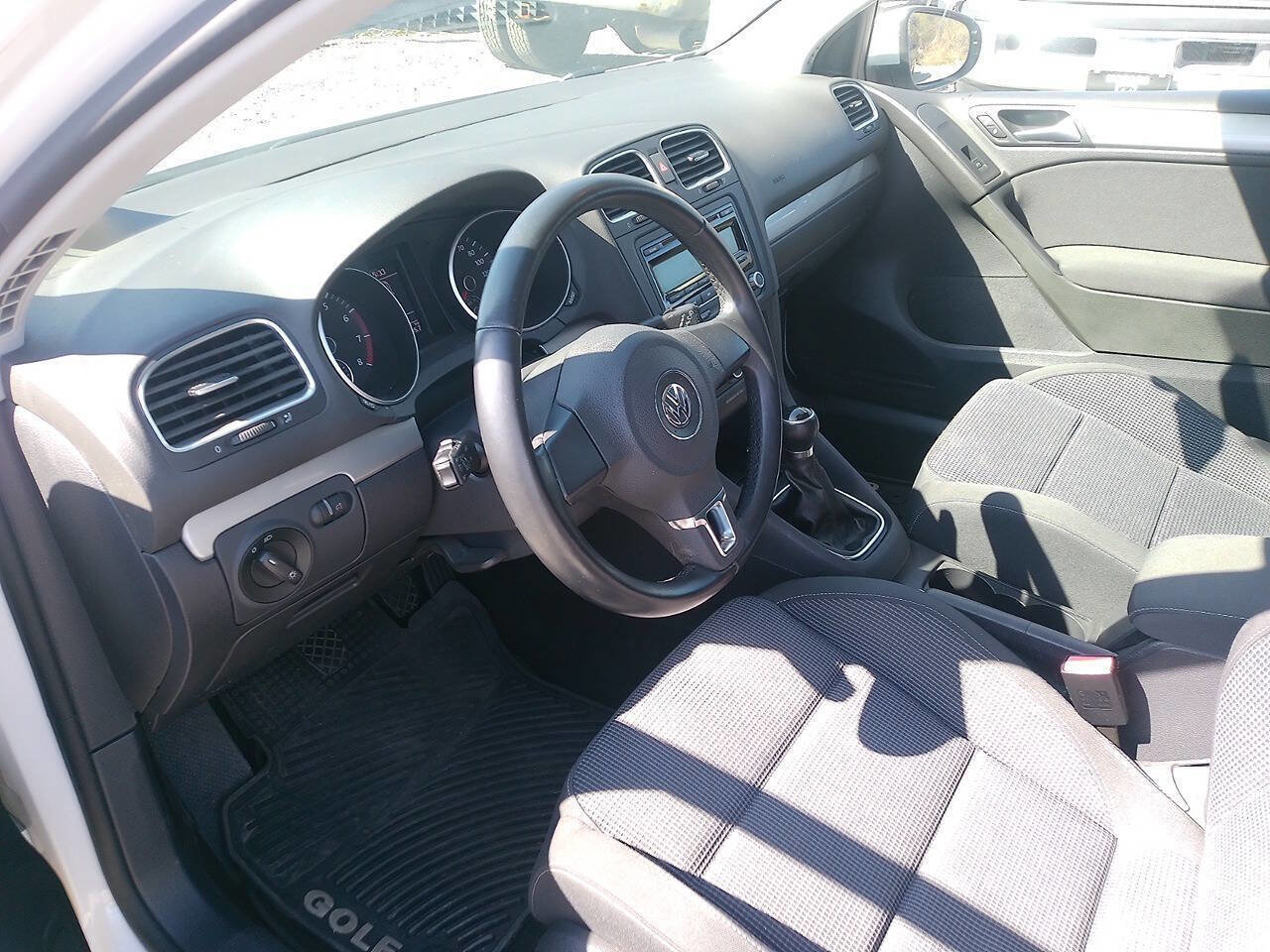 Used 2013 Volkswagen Golf 2-Door image 24