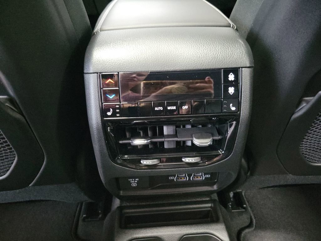 New 2025 Jeep Grand Cherokee L Limited w/ Trailer Tow Package image 14