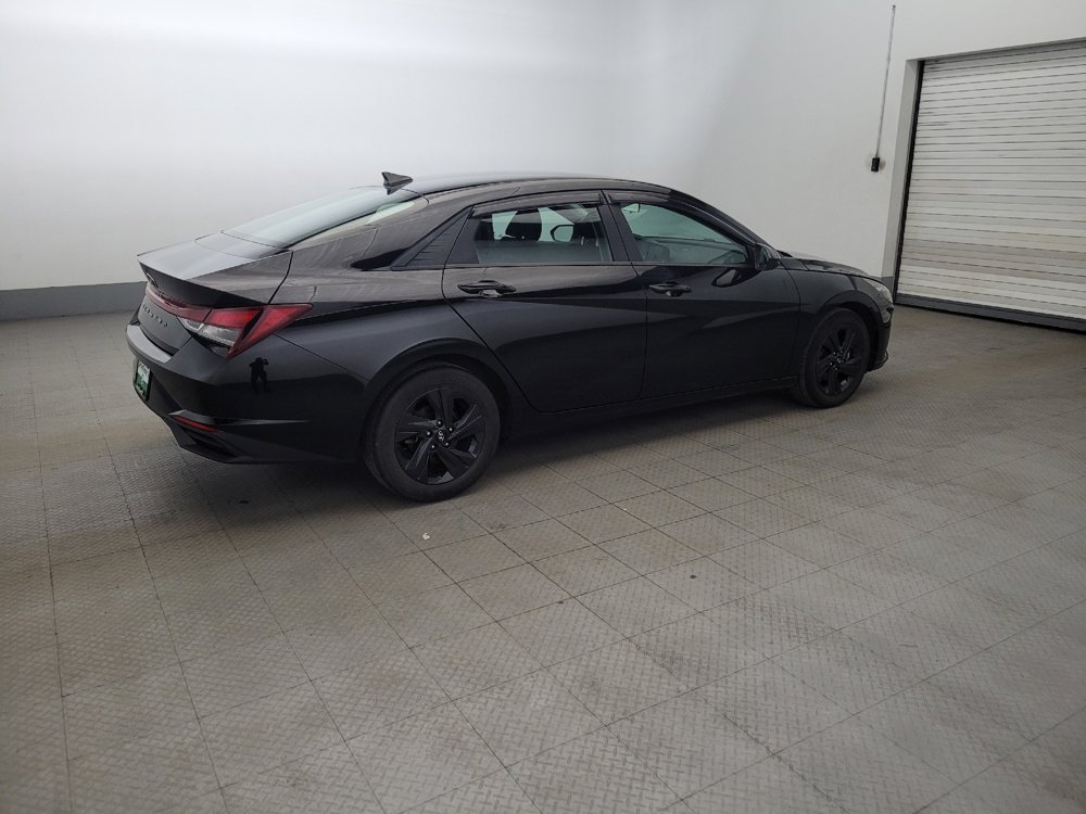 Used 2023 Hyundai Elantra SEL w/ Cargo Package FWD image 10