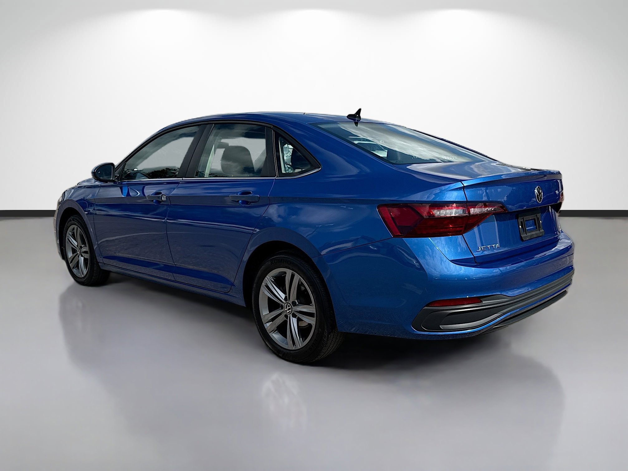 Used 2024 Volkswagen Jetta SE image 5