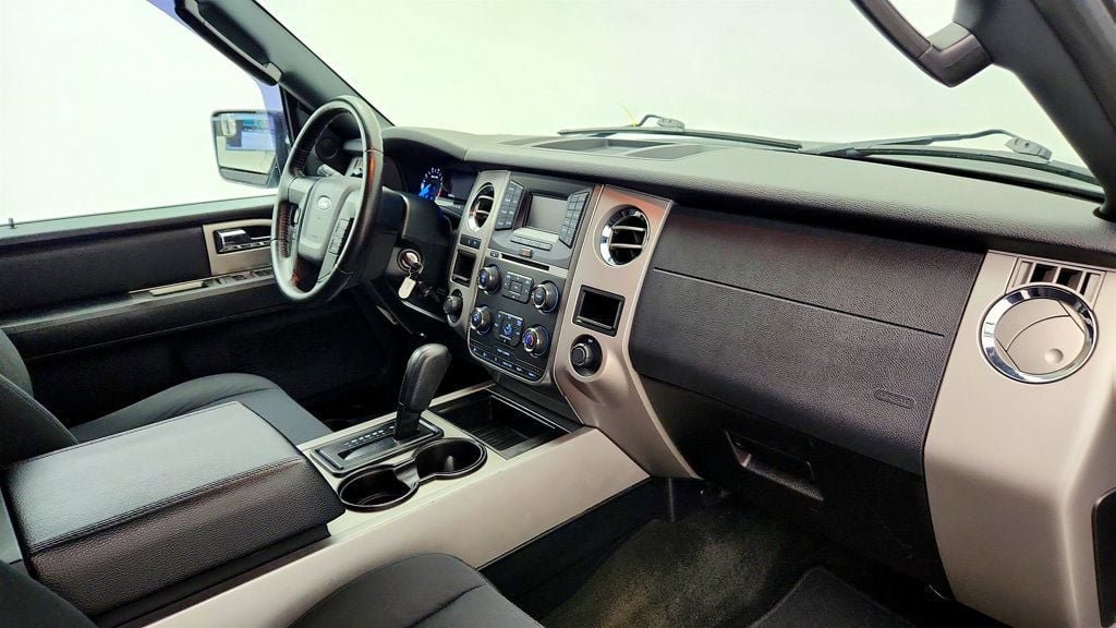 Used 2016 Ford Expedition XLT AWD/4WD image 23