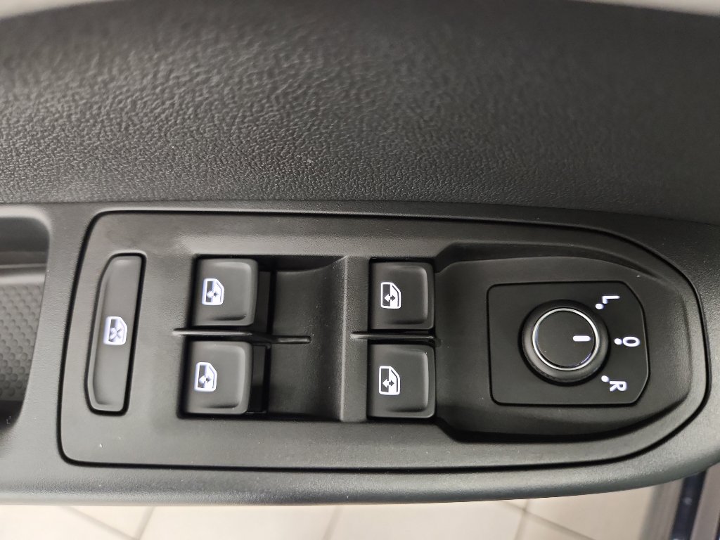 New 2026 Volkswagen Taos S image 9