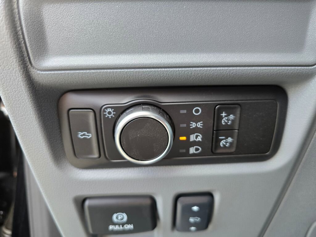 New 2025 Ford F150 Lightning Flash AWD/4WD image 18