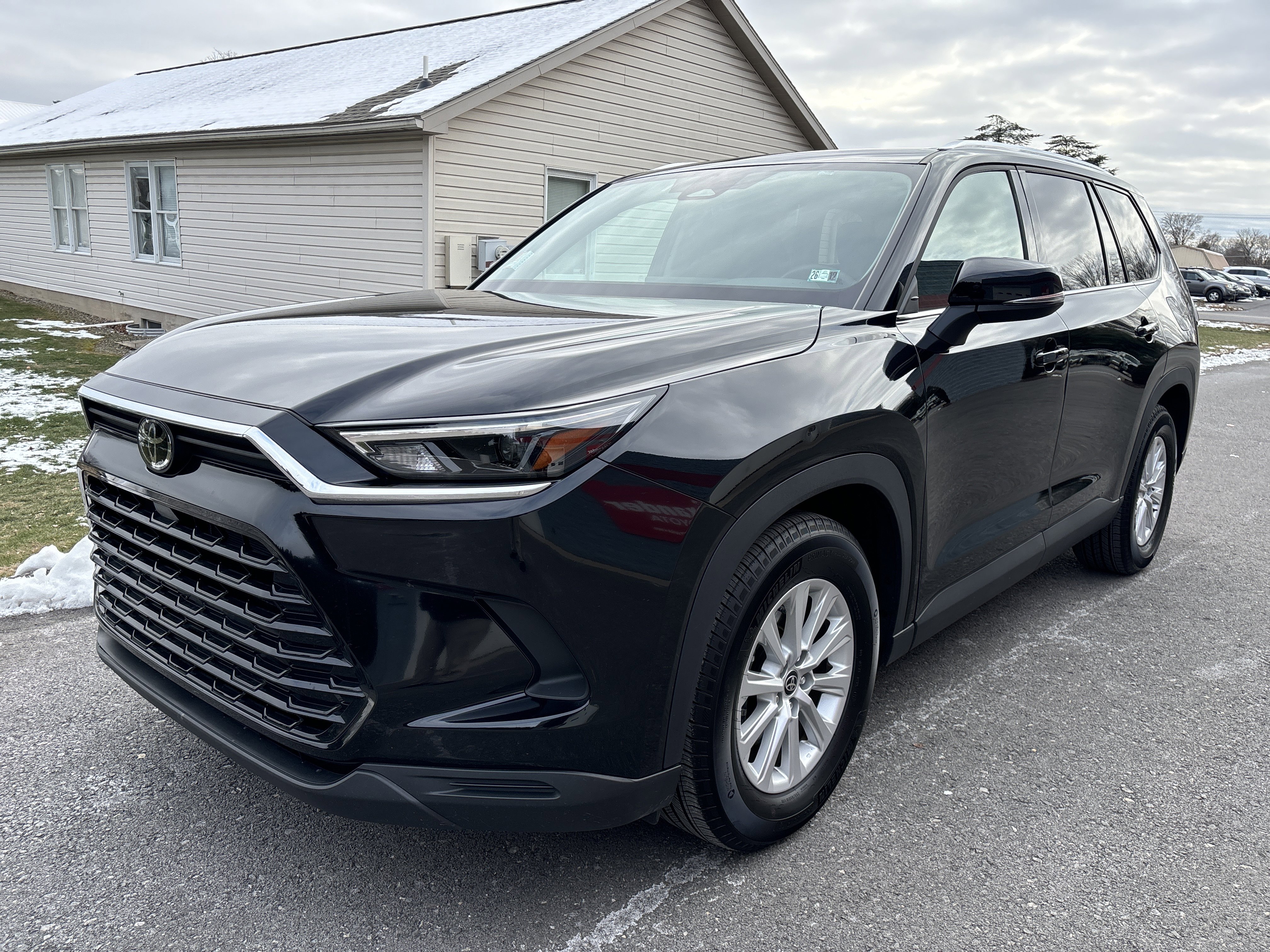 Used 2025 Toyota Grand Highlander AWD image 8