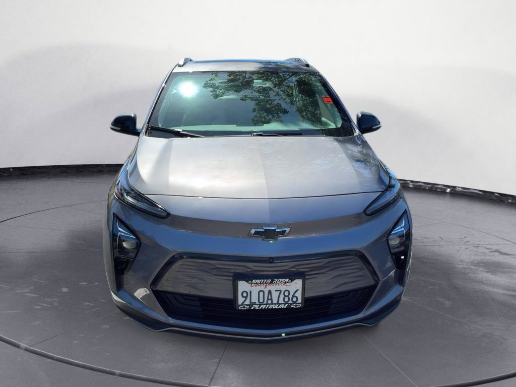 Used 2023 Chevrolet Bolt EUV Premier w/ Sun & Sound Package FWD image 2