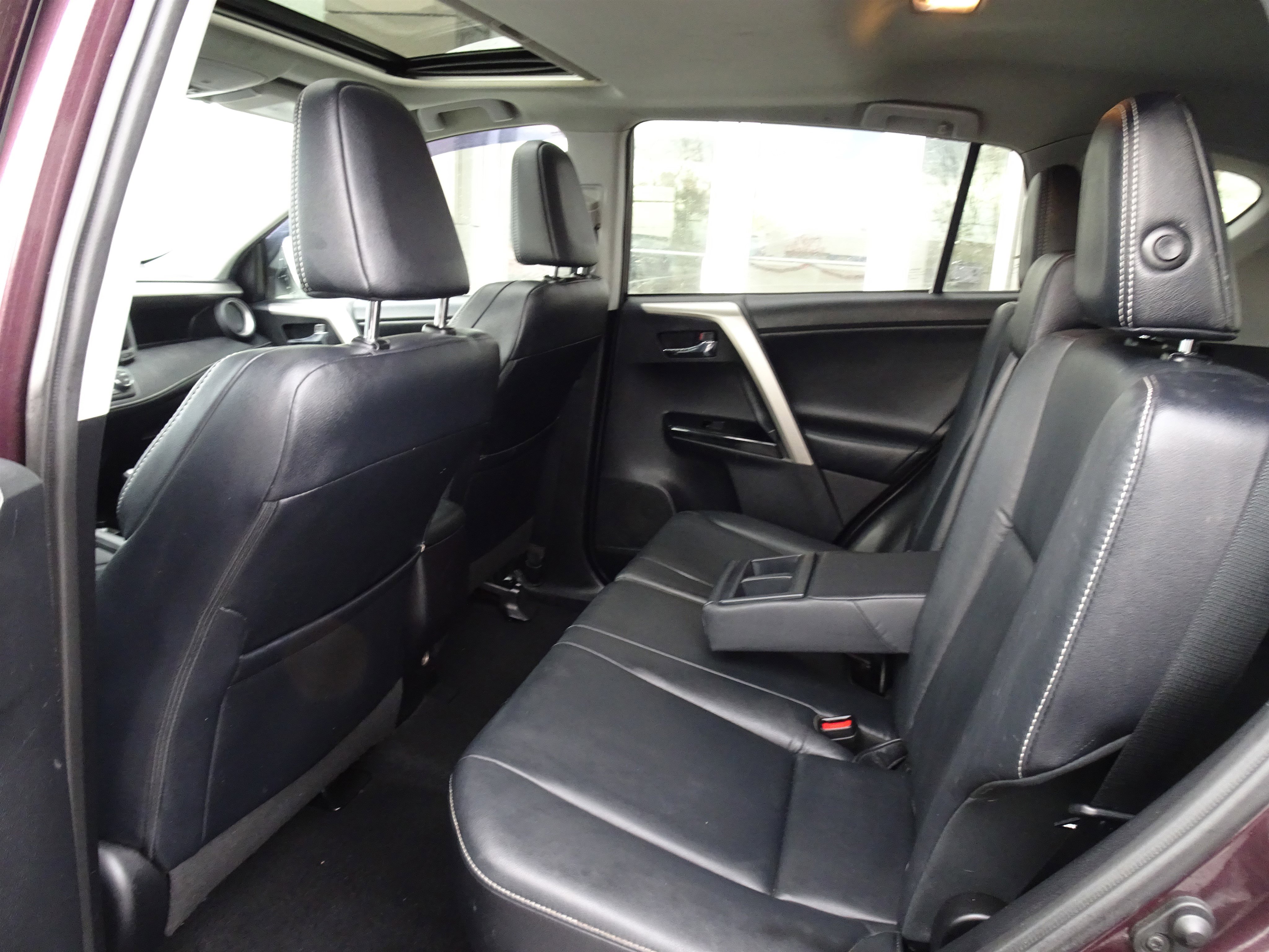 Used 2016 Toyota RAV4 Limited image 15