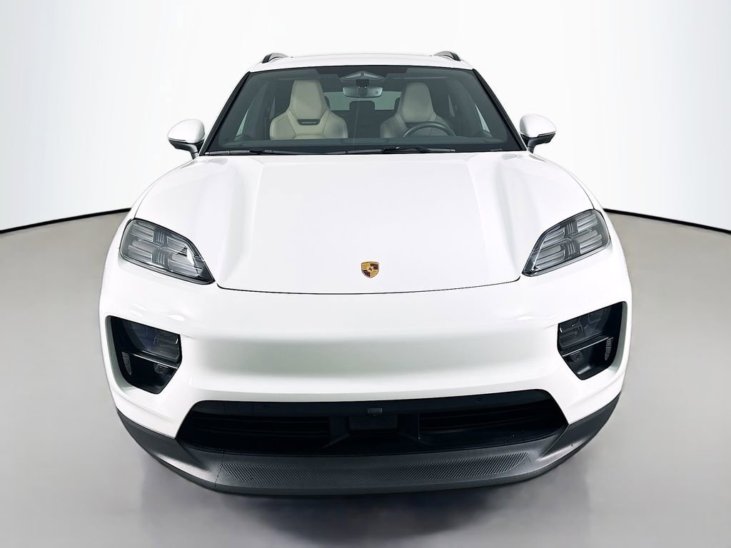 Certified 2025 Porsche Macan Electric image 6