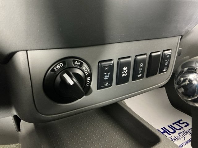 Used 2015 Nissan Frontier SV w/ SV Value Truck Package AWD/4WD image 20