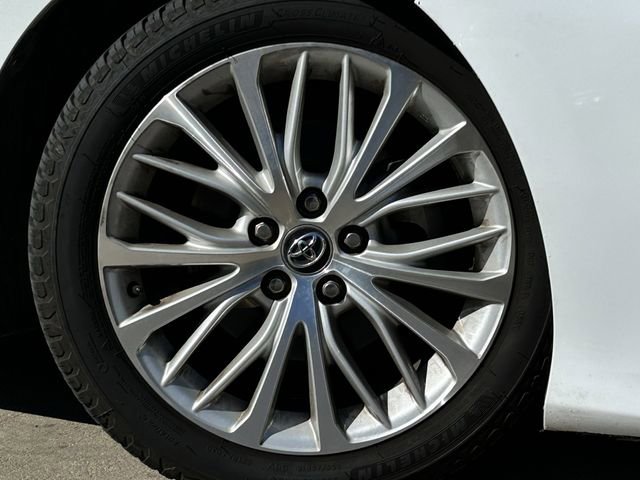 Used 2020 Toyota Camry XLE image 10