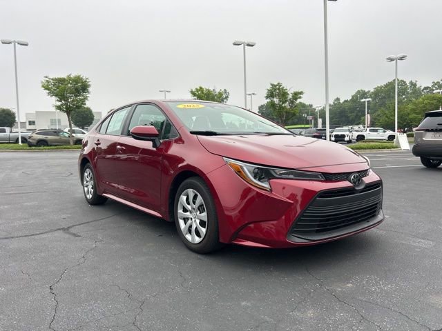 Used 2025 Toyota Corolla LE FWD image 4
