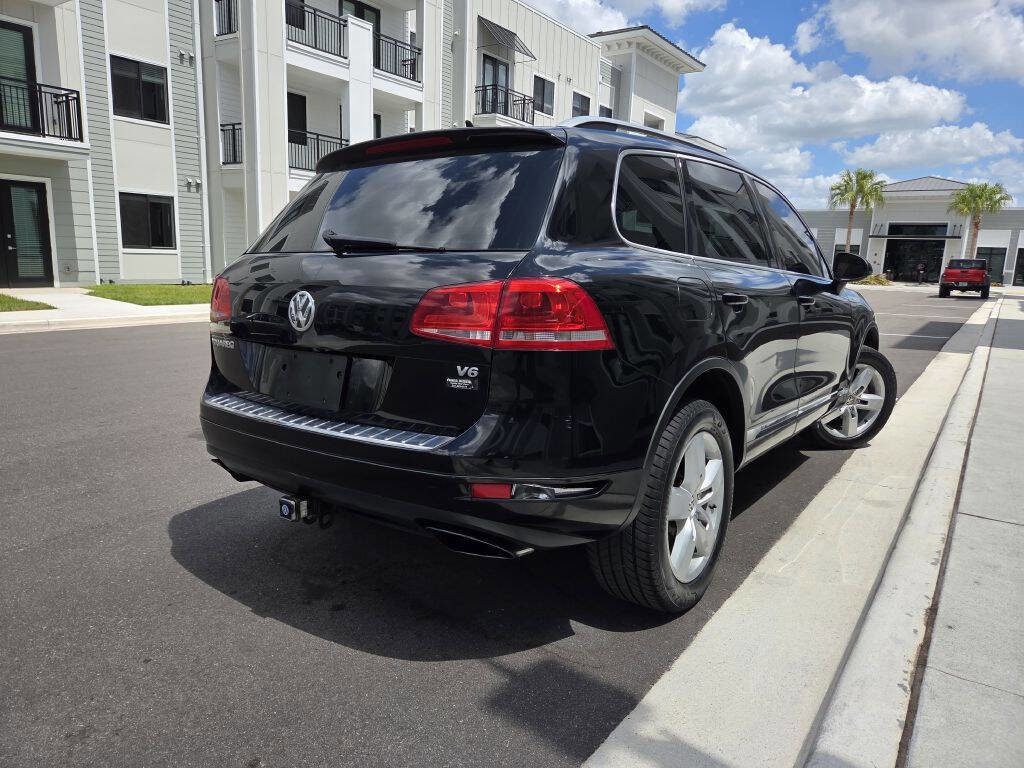 Used 2011 Volkswagen Touareg V6 AWD/4WD image 6