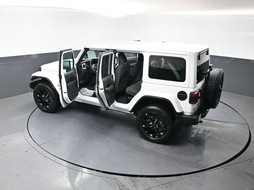 Used 2025 Jeep Wrangler Unlimited Sahara w/ Safety Group AWD/4WD image 60
