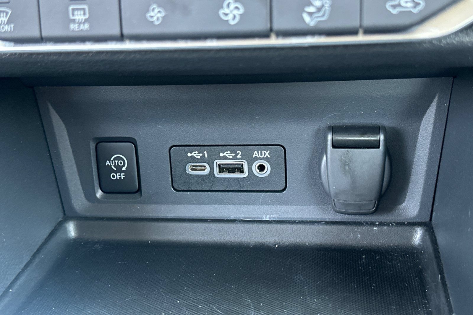 Used 2025 Nissan Sentra SR w/ Trunk Package FWD image 40