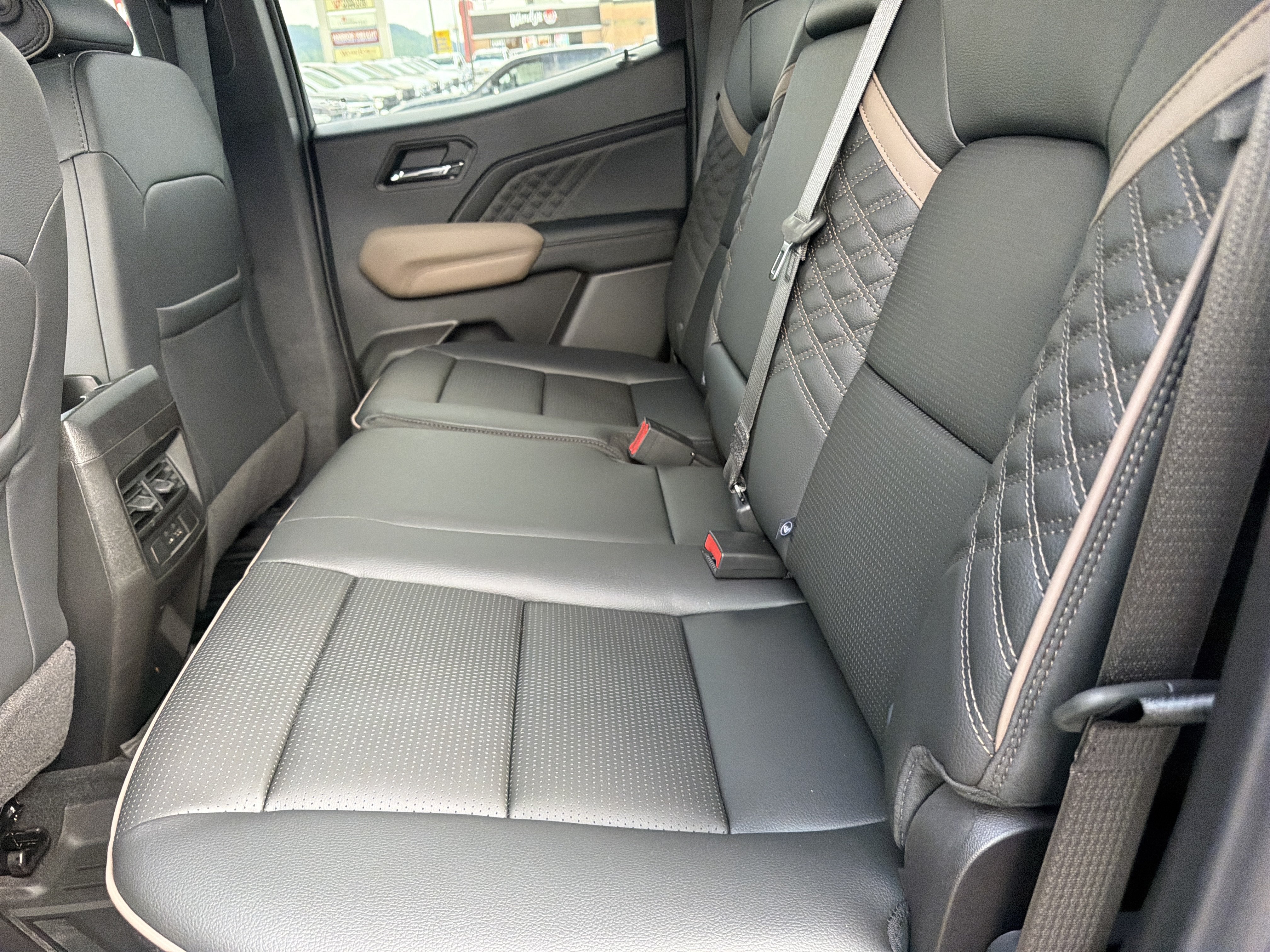 New 2026 GMC Canyon Denali AWD/4WD image 14