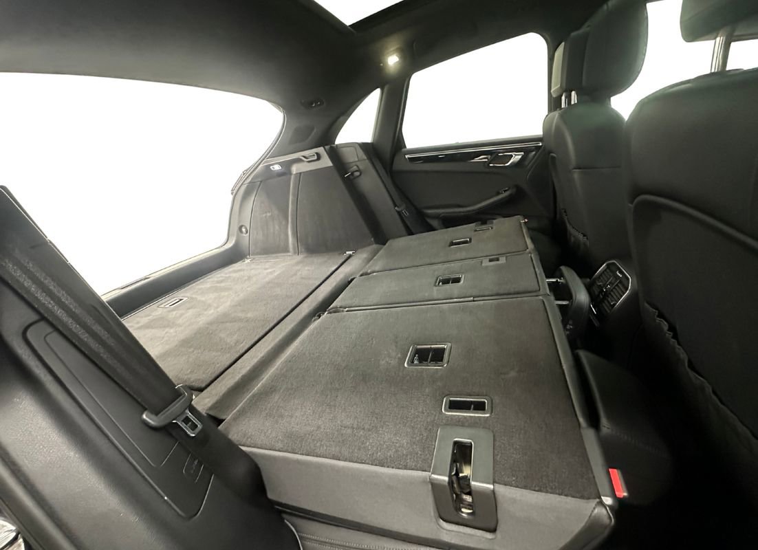 Used 2018 Porsche Macan image 17