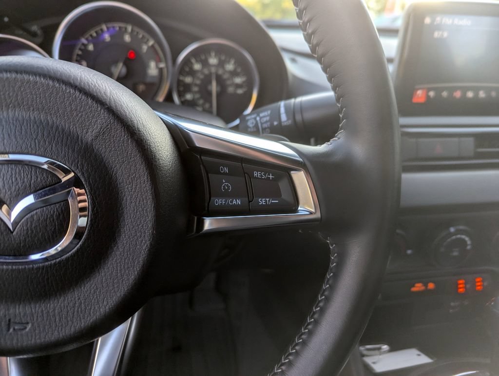 Used 2021 MAZDA MX-5 Miata RF Club RWD image 18
