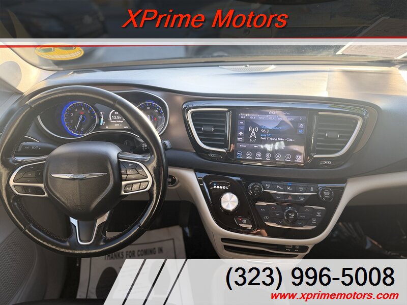 Used 2019 Chrysler Pacifica Touring-L w/ Advanced Safetytec Group FWD image 33