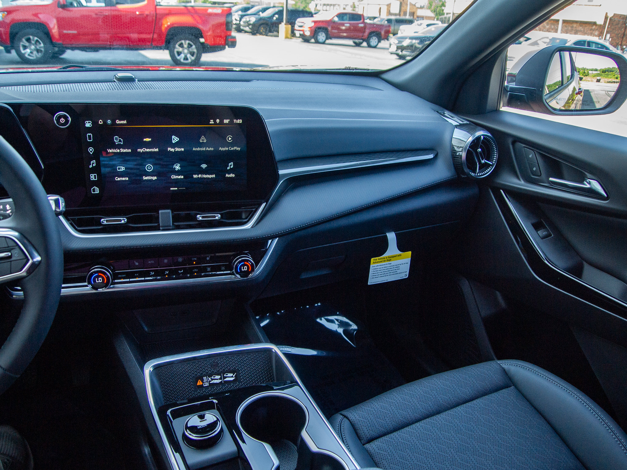 New 2027 Chevrolet Equinox LT w/ Convenience Package II FWD image 16