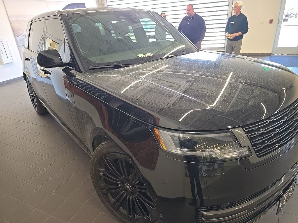 Used 2025 Land Rover Range Rover Long Wheelbase SE image 5