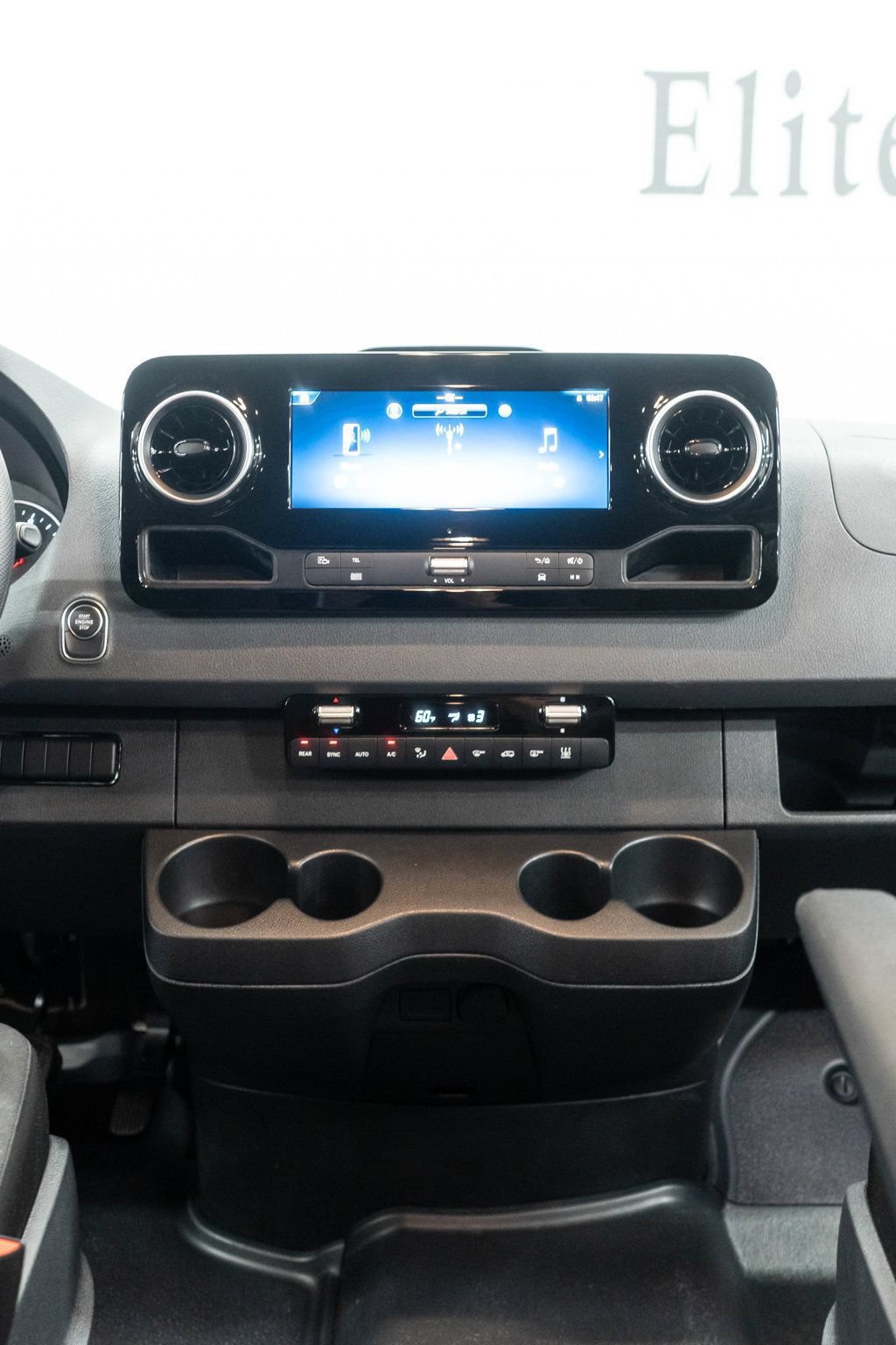 Used 2025 Mercedes-Benz Sprinter 2500 image 25