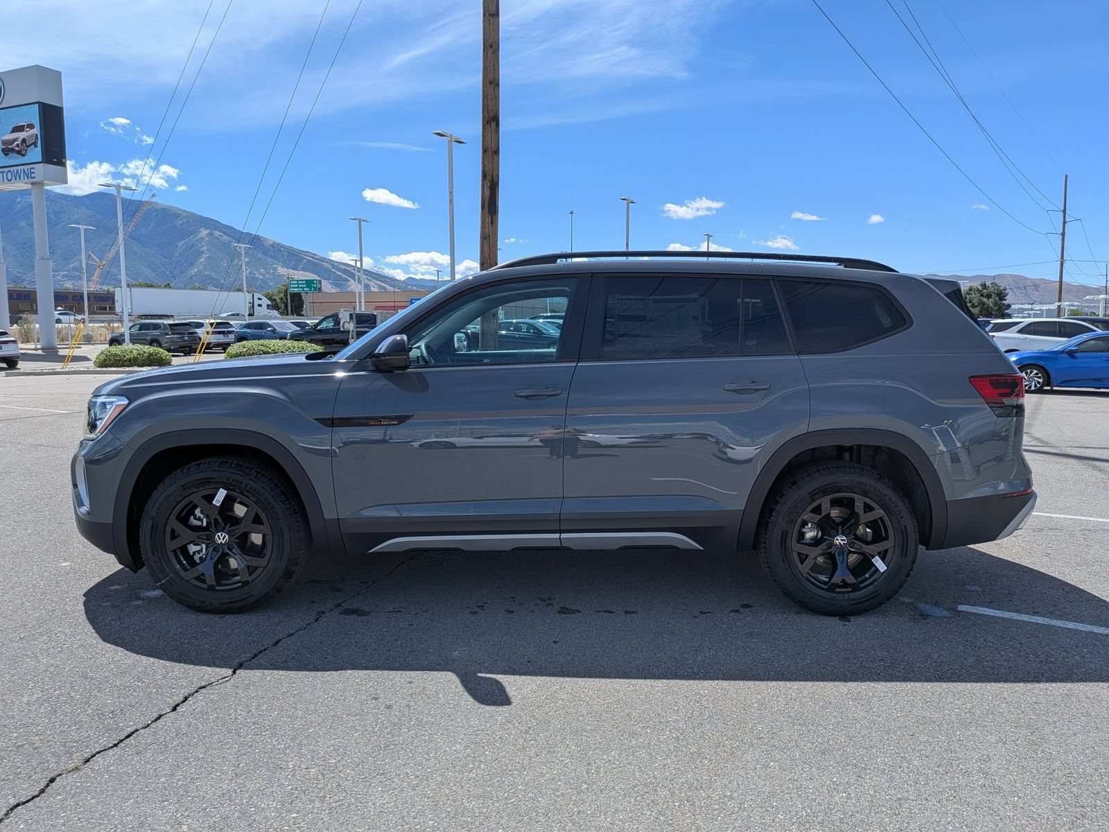 New 2026 Volkswagen Atlas Peak Edition AWD/4WD image 6