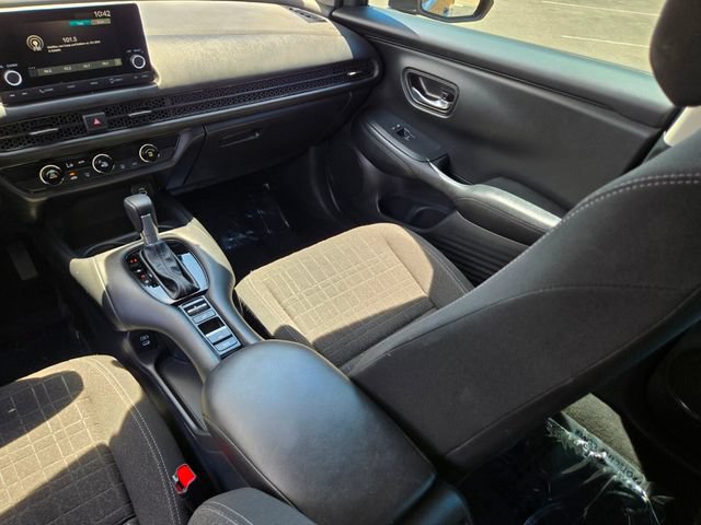 Used 2025 Honda HR-V LX image 17