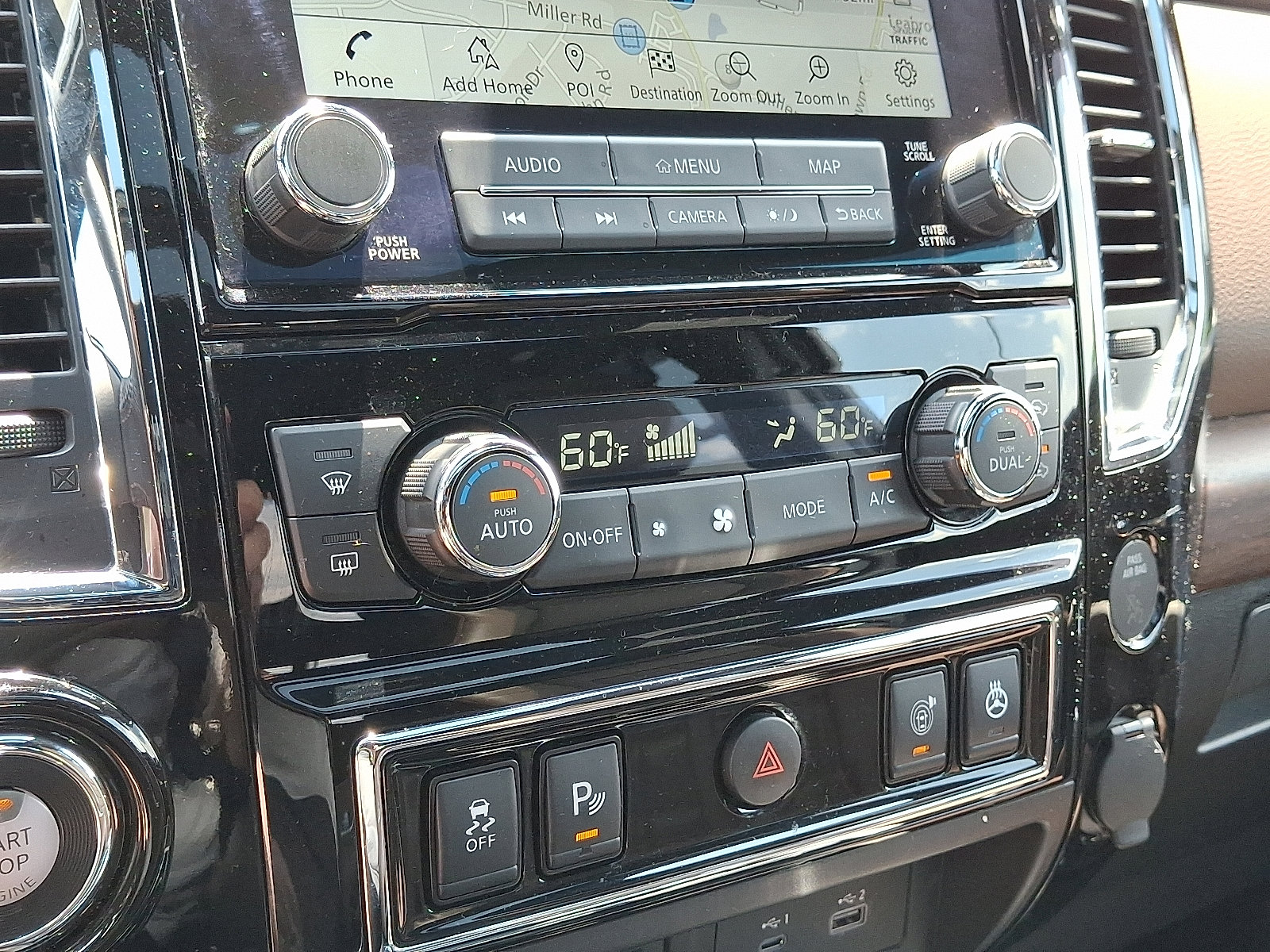 Used 2024 Nissan Titan Platinum Reserve w/ Moonroof Package image 17