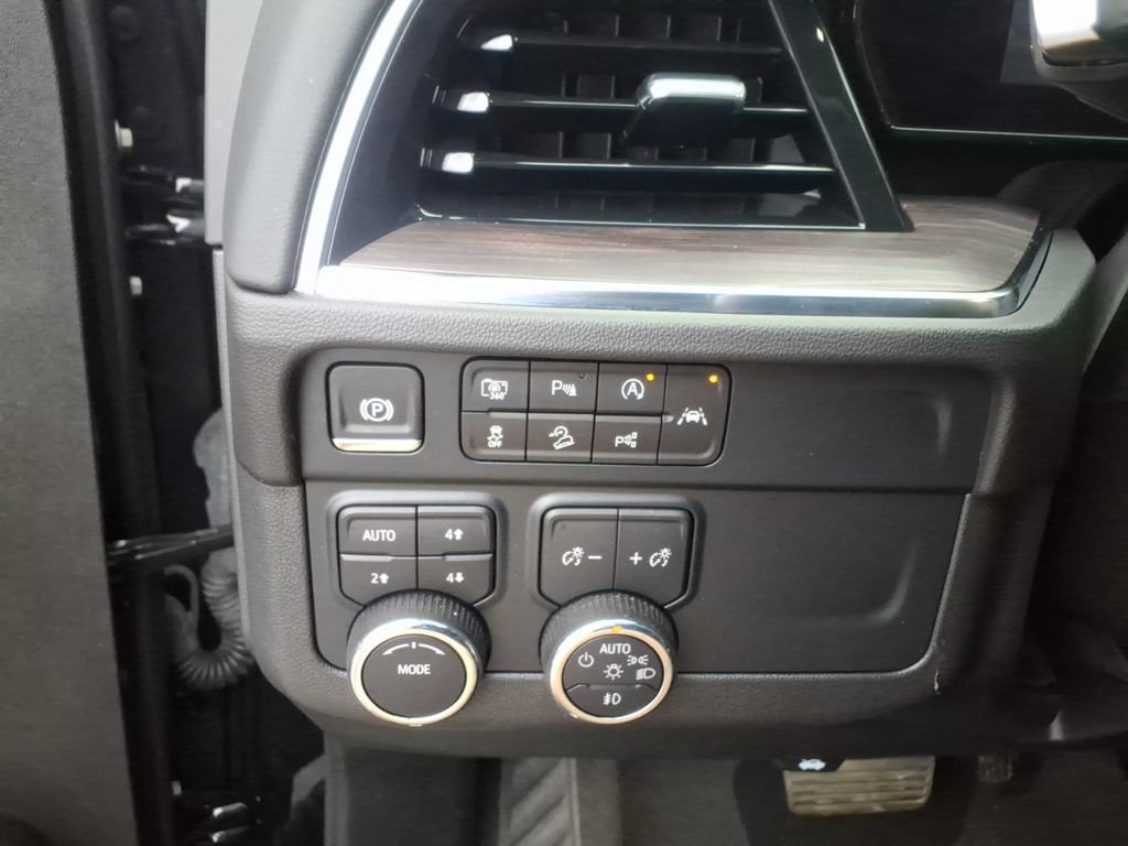 Certified 2025 Chevrolet Tahoe Z71 AWD/4WD image 24