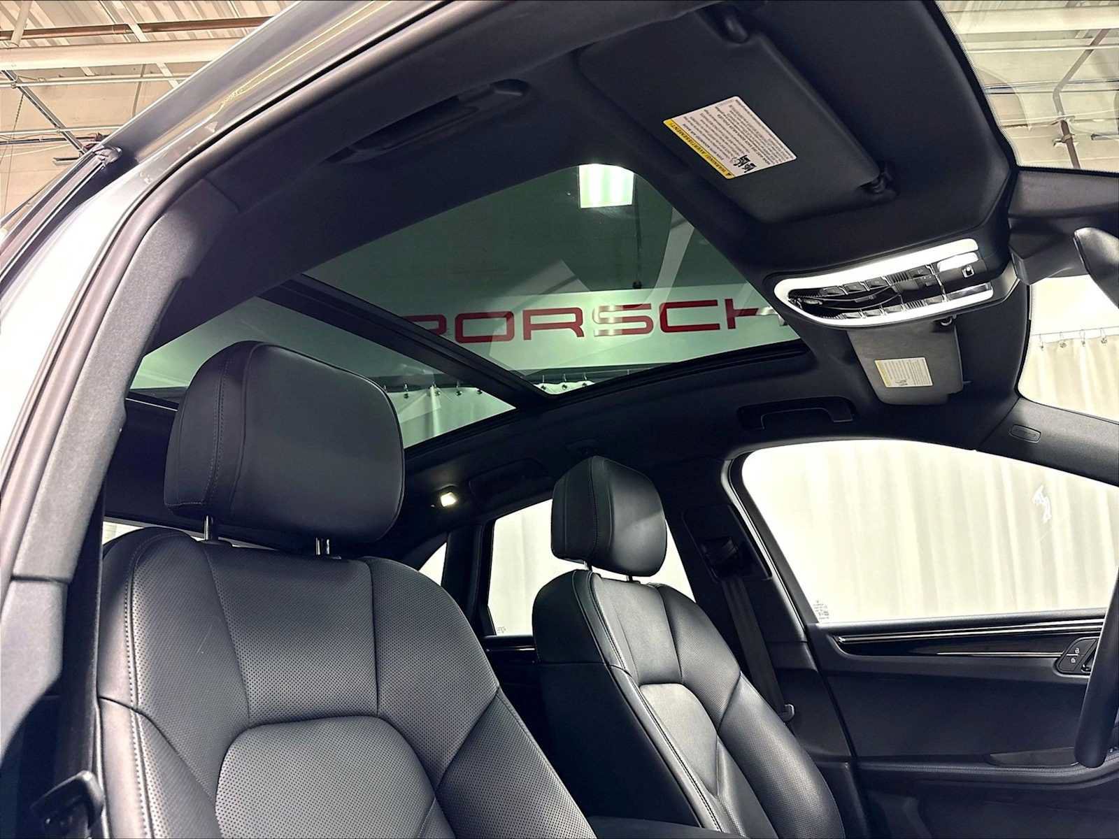 Used 2026 Porsche Macan AWD/4WD image 27