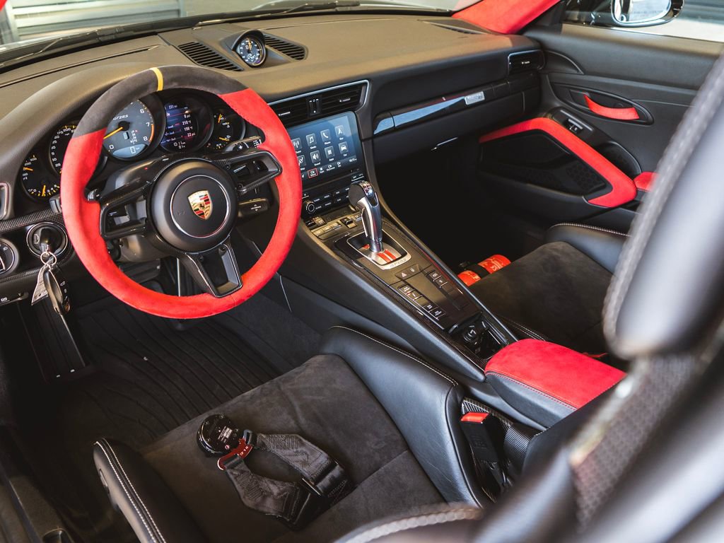 Used 2018 Porsche 911 GT2 RS image 4