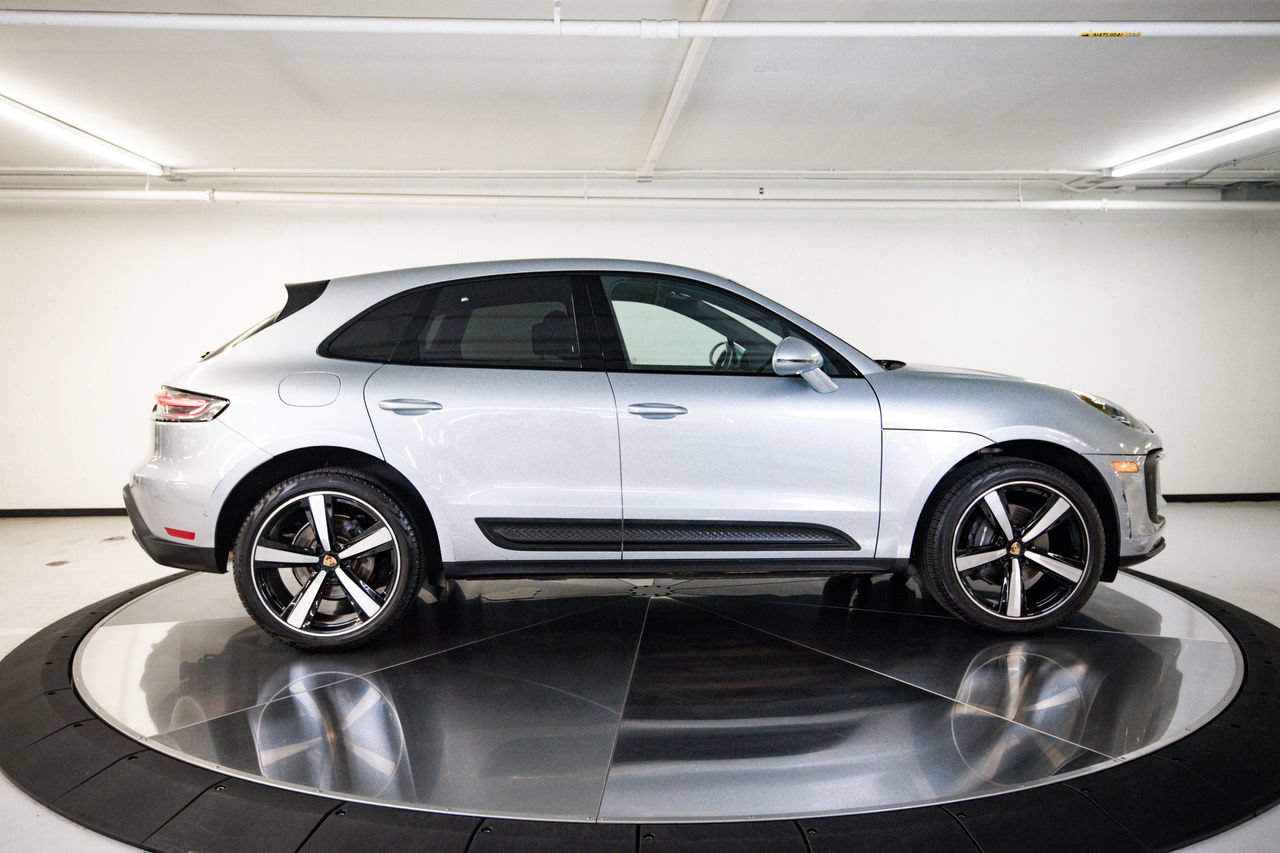 Certified 2023 Porsche Macan AWD/4WD image 8