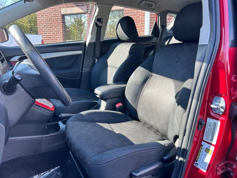 Used 2010 Pontiac Vibe w/ Preferred Package image 30
