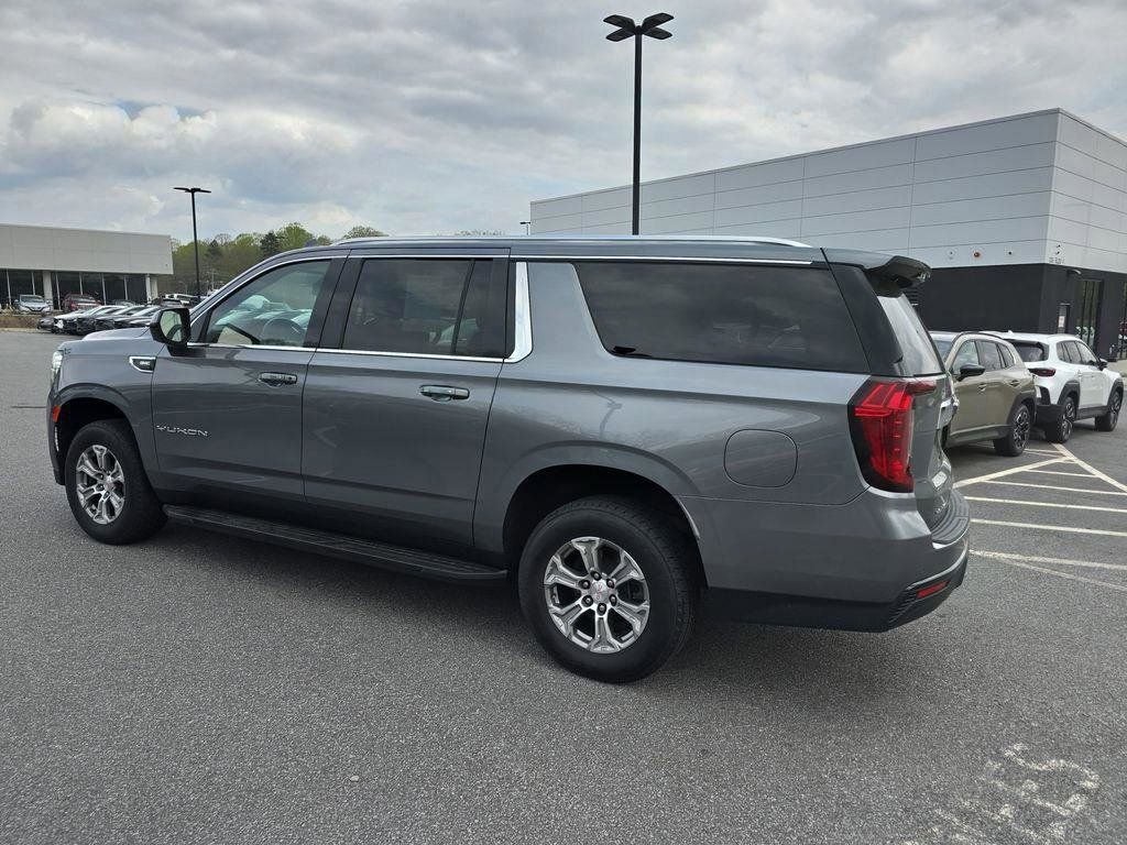 Used 2022 GMC Yukon XL SLE image 6
