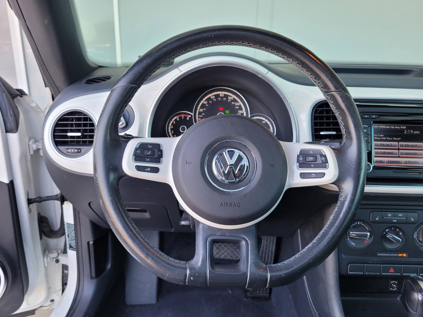Used 2014 Volkswagen Beetle 2.5 FWD image 16