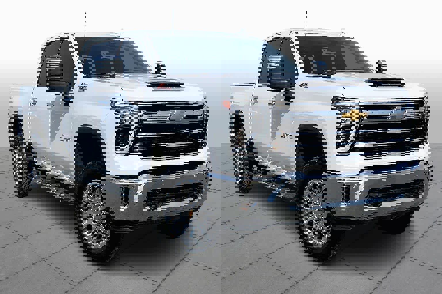 Used 2025 Chevrolet Silverado 2500 LTZ w/ LTZ Premium Package image 3