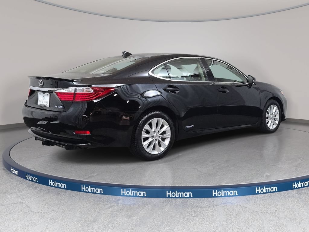 Used 2015 Lexus ES 300h w/ Navigation System Package FWD image 5
