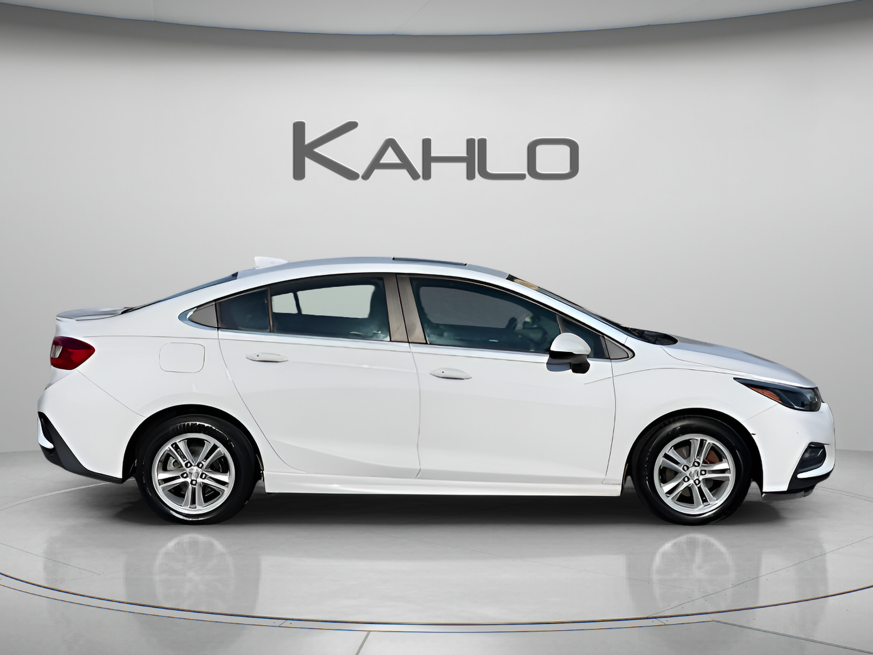Used 2016 Chevrolet Cruze LT w/ Sun And Sound Package FWD image 5