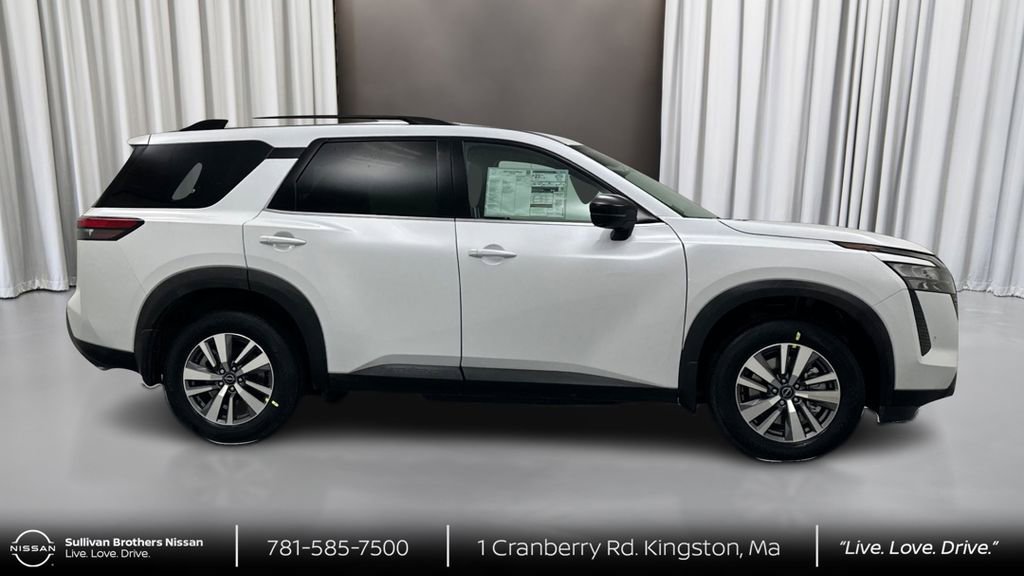 New 2026 Nissan Pathfinder SL image 4