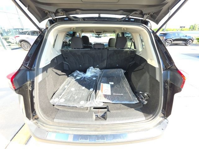 Used 2022 Nissan Rogue SV image 26