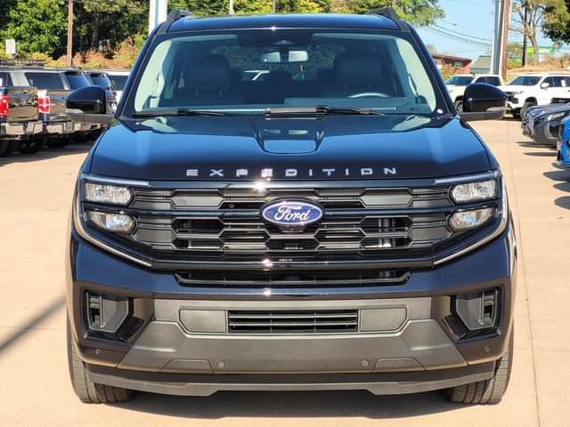 Used 2025 Ford Expedition Active RWD image 2