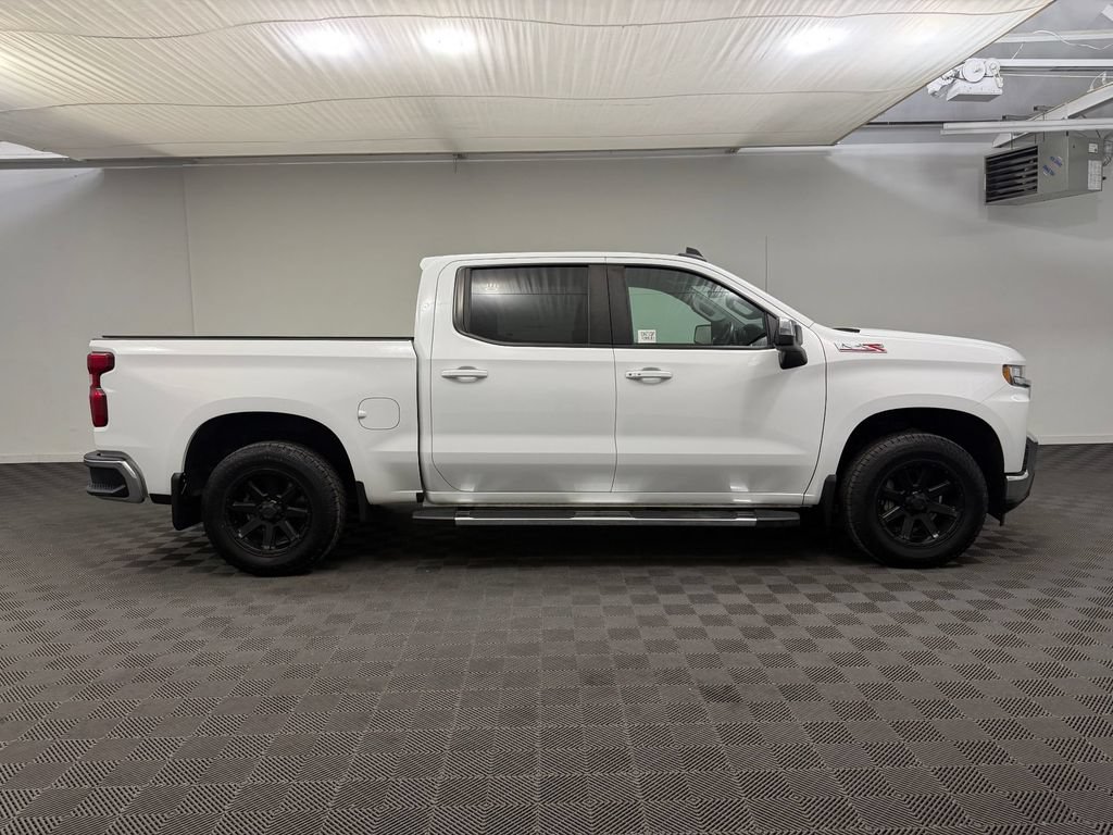 Used 2022 Chevrolet Silverado 1500 LT AWD/4WD image 8